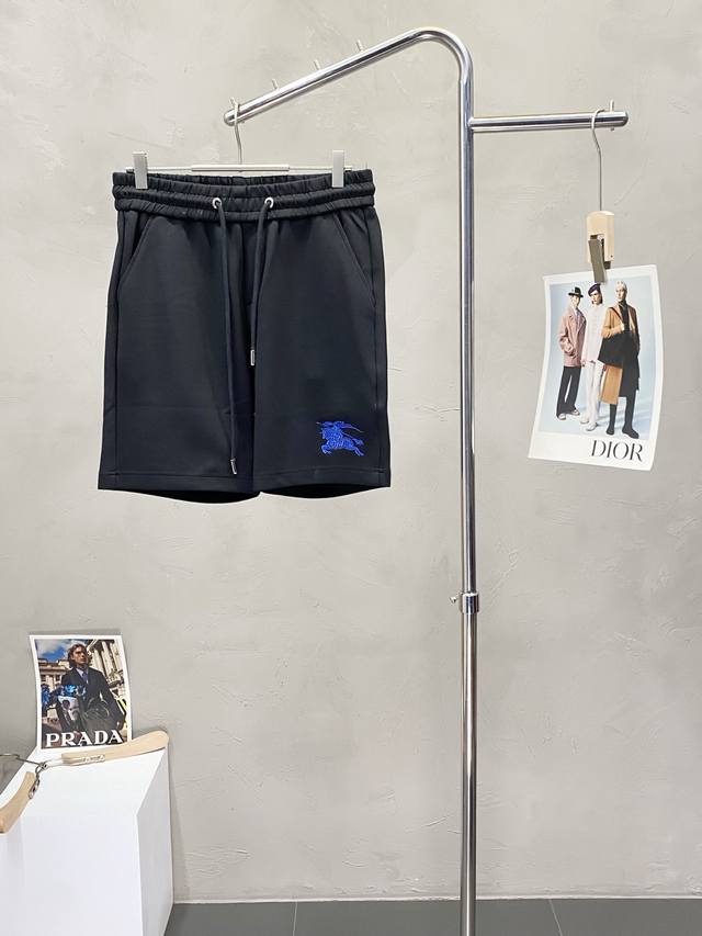 Burberry巴宝莉独家专供新款 休闲短裤 高端版本 专柜定制面料 透气舒适度高 细节无可挑剔 品牌元素设计理念 体现高品质 手感细腻柔软 呈现休闲裁剪 上身