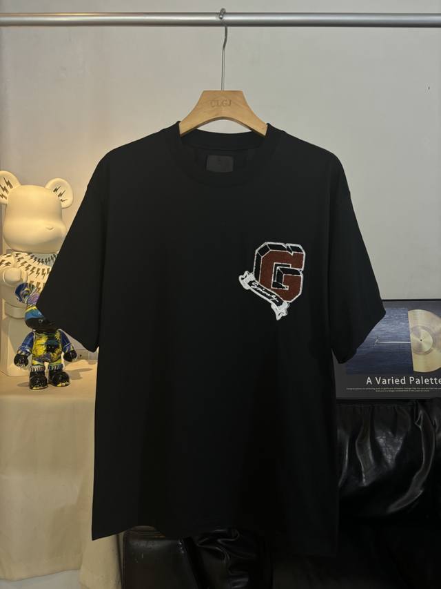 实拍图 顶级版本 #Givenchy#纪梵希.25Ss毛巾绣大G字母图案绣花短袖T恤 面料采用定制Giv全棉双纱面料 克重260G 手感松软细腻扎实 舒适透气不