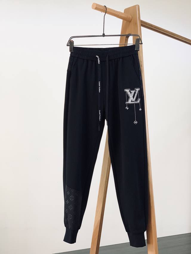louisvuitton 路易威登 2025Fw春季新品 刺绣拼接休闲裤 时尚系列 独特拼料设计 抽绳休闲裤 订纱开始订染和订纺 国内某大厂出口日本 和供应几大