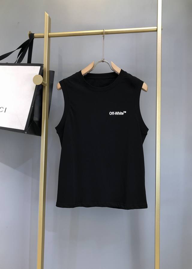 off White 春夏新款男女同款背心 贸易公司渠道稀出 同步官网发售 定位比较偏向于街头潮流时尚服装品牌 深受各路明星和潮流大咖的喜欢 每一款单品都加入了设