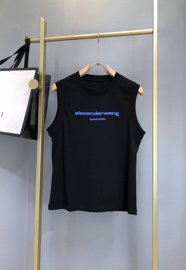 a*Lexanderwang 字母Logo印花背心T恤 非常有设计感 现货质感无敌 手感柔软 上身轮廓立体 不会过于柔软 做工细节方面 极简风的它属于奢华 宽松
