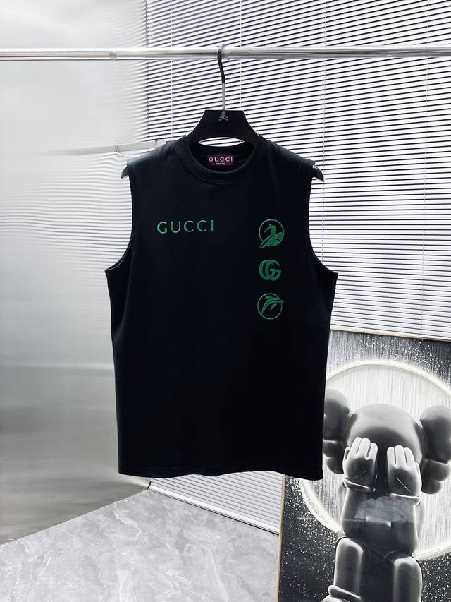 古奇 Gucci 2025新款 圆领 背心 T恤 高端版本 专柜定制面料 透气舒适度高 细节无可挑剔 品牌元素设计理念 体现高品质 手感细腻柔软 呈现休闲裁剪