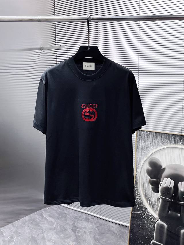 古奇 Gucci 2025Ss新款 半袖 体恤 短袖 圆领T恤 高端版本 专柜定制面料 透气舒适度高 细节无可挑剔 品牌元素设计理念 体现高品质 手感细腻柔软