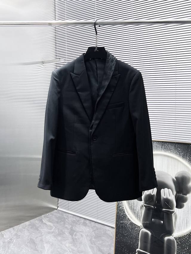 迪奥 Dior 2025Ss春秋新款 西装 西服 高端版本 专柜定制面料 透气舒适度高 细节无可挑剔 品牌元素设计理念 体现高品质 手感细腻柔软 呈现休闲裁剪