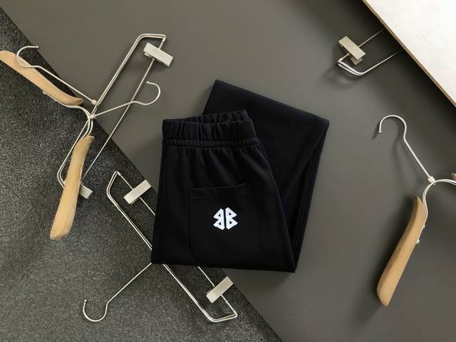 Ba*微宽版型M-Xxxl 24最新最顶级三色字母印花休闲裤 最顶级的品质专柜原单休闲裤 顶级制作工艺进口面料 专柜款独特设计 采用进口高端订制进口丝线手感一流