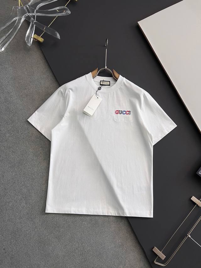 2025独家 新品 Gucc*爆款 美国杜邦公司所罗纳面料黑科技 爆款现货春夏短袖 简约基础衣橱神器 休闲百搭必备款 做工走线质感一流 两色推荐 修身版型 码数