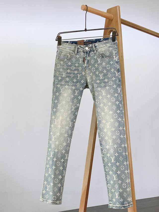 louisvuitton 路易威登 2025Ss春夏新品 驴家满印牛仔裤 独爱这一条 弹力加倍的牛仔裤 重工洗水工艺 ..开模定制五金配件 直筒裤脚 面料舒适柔