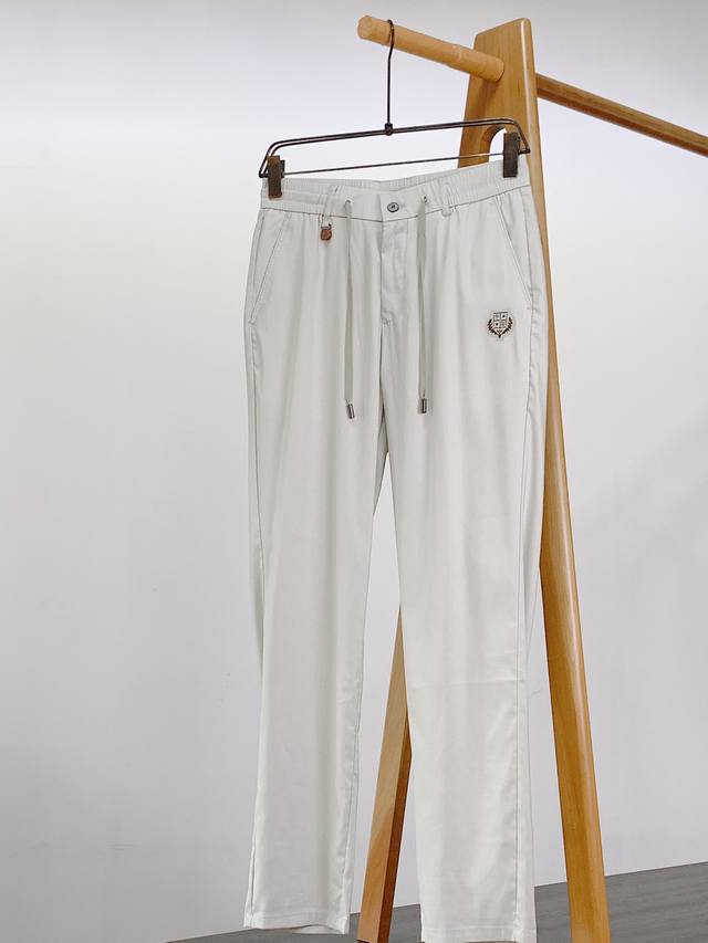 loropiana L.p2580Ss春夏新品 男士时装休闲裤 臻选优质面料打造 贴身舒适 独特设计 缔造简约线条感 版型不挑人 客供五金装饰辅料 工艺精湛 版