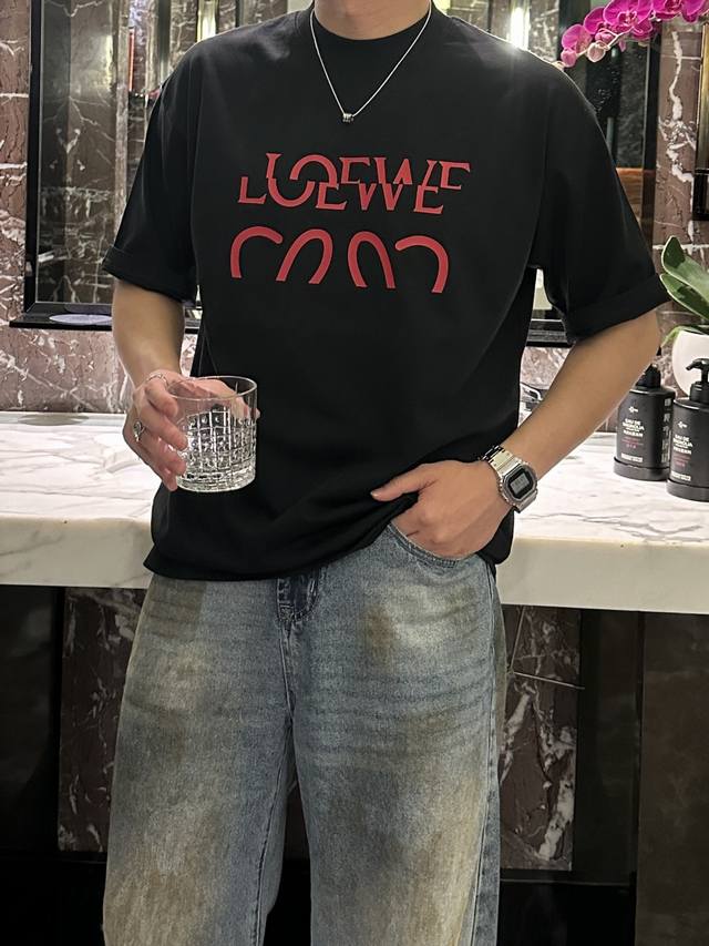 loewe 2025春夏款 官网同步 面料采用重磅纯棉精梳棉面料 Os宽松版型 上身版型超正 日常百搭 衣橱必备单品 尺码 S-3Xl 版型偏大 码数 部位