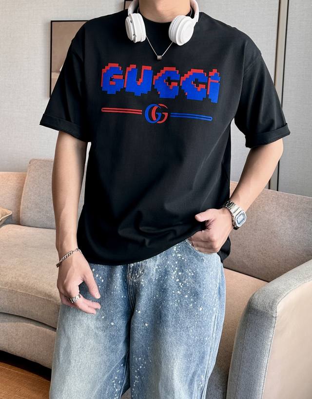 gucc 2025春夏款 官网同步 面料采用重磅纯棉精梳棉面料 Os宽松版型 上身版型超正 日常百搭 衣橱必备单品 尺码 S-3Xl 版型偏大 码数 部位