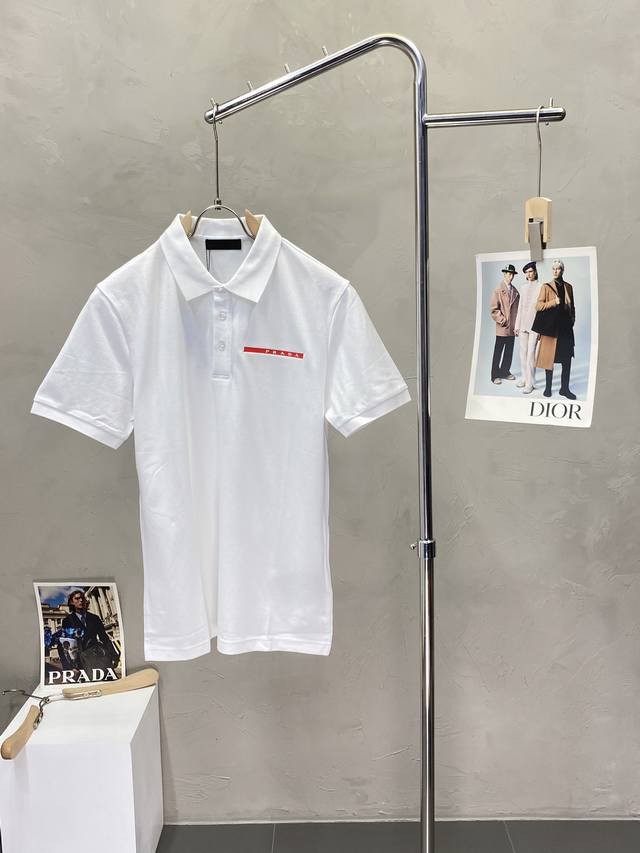 prada普拉达独家专供新款原单男士休闲polo短袖 高端定制 高版本 时尚百搭爆款进口面料 手感超柔软细腻 穿着亲肤舒适 高端精品 代工厂p精细做工 上身非常