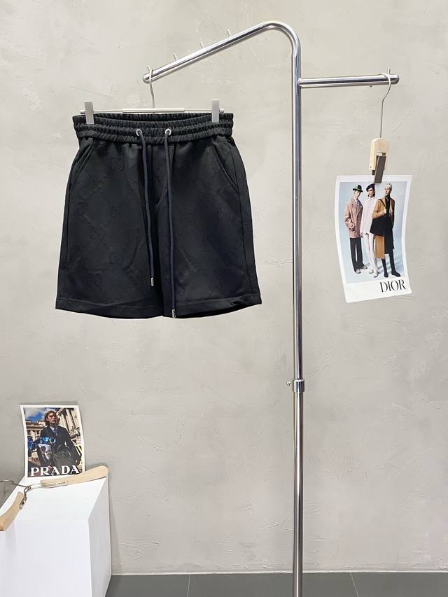 Gucci古驰独家专供新款 休闲短裤 高端版本 专柜定制面料 透气舒适度高 细节无可挑剔 品牌元素设计理念 体现高品质 手感细腻柔软 呈现休闲裁剪 上身版型超赞