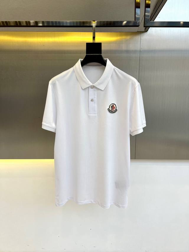 moncle蒙口 2025S经典标志性Logo点缀元素 经典时尚翻领 polo衫短袖 贸易公司渠道订单 简约大气 时尚百搭 品相更是无法挑剔 选用客供进口定织纯