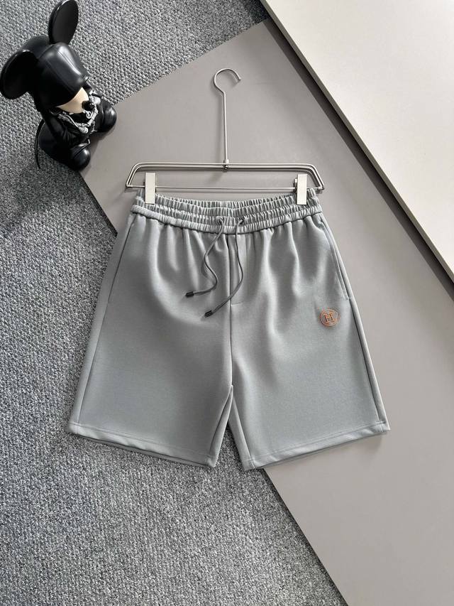 爱马家. 2025春夏新款休闲短裤 官网同步发售 定制品牌经典Logo 定制面料 舒适度极好 手触感强烈 辨识度极高 完美品相工艺 尺码 M-3Xl
