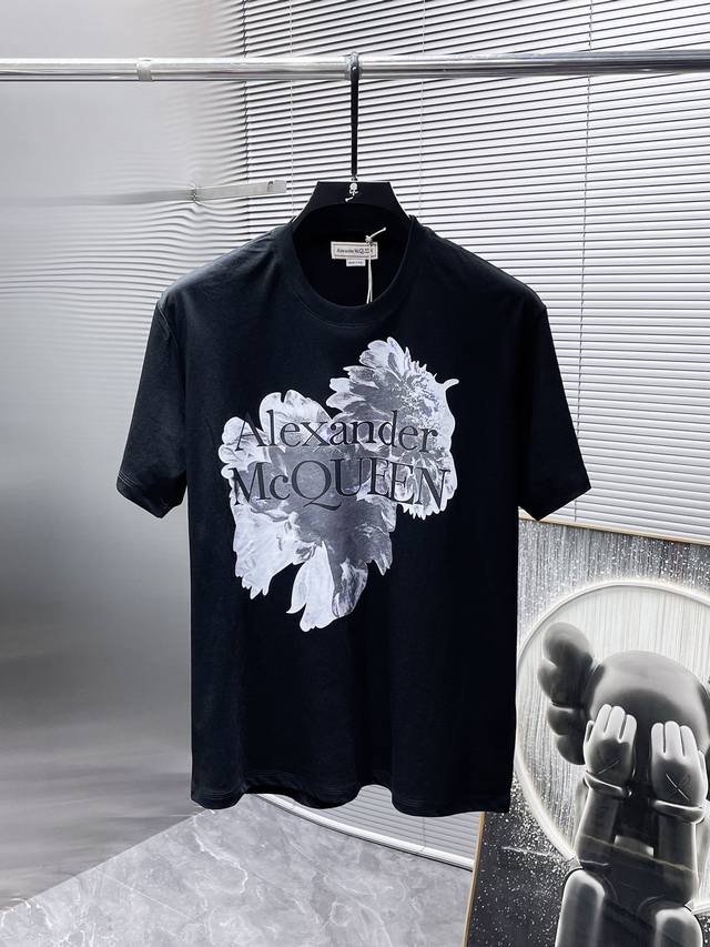 麦昆 Mcqueen 2025新款 圆领 短袖 T恤 体恤 半袖 高端版本 专柜定制面料 透气舒适度高 细节无可挑剔 品牌元素设计理念 体现高品质 手感细腻柔软