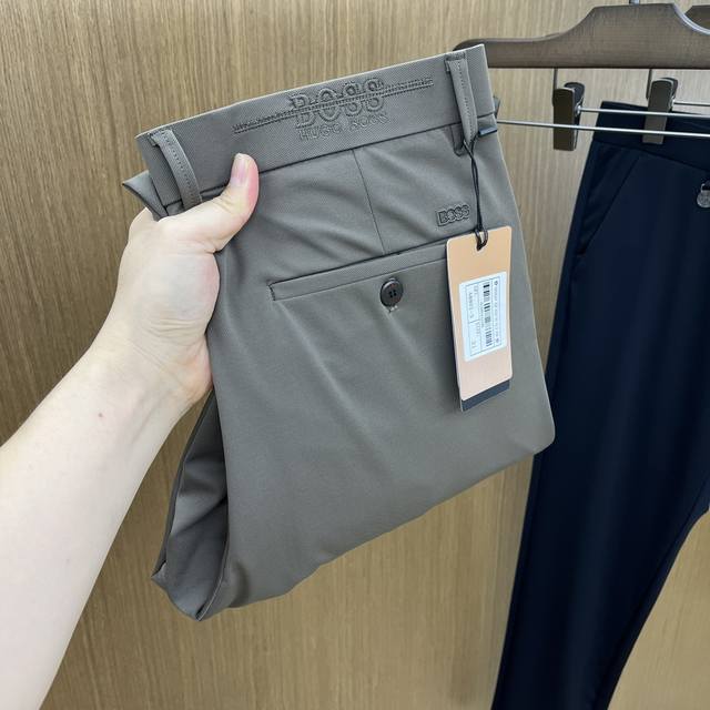新品 Boss 2540春夏新品休闲裤西裤 官网同步发售 裤身工艺设计 进口客供辅料 面料定制 代工厂p出品免检 每个细节做到极致 原版五金配件 潮范十足 上身