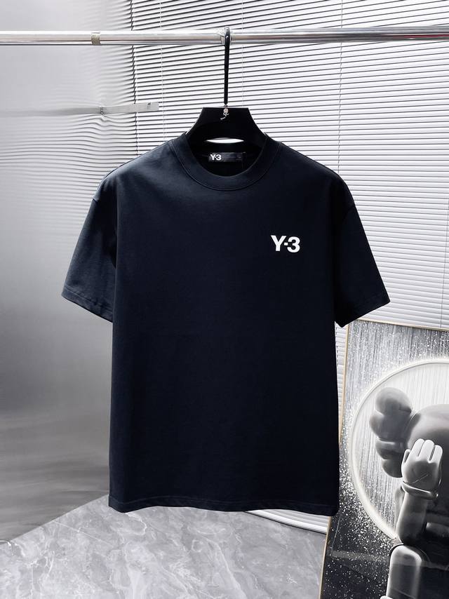 Y3 2025Ss新款 半袖 体恤 短袖 圆领T恤 高端版本 专柜定制面料 透气舒适度高 细节无可挑剔 品牌元素设计理念 体现高品质 手感细腻柔软 呈现休闲裁剪