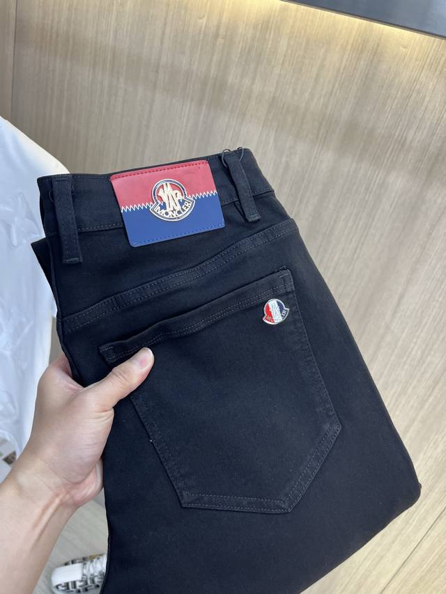 Moncler蒙口 2025Ss新款原单爆款牛仔裤 超级定制款 原版五金 超级重工工艺 版型超赞 细节做工无可挑剔 款式不挑人 做工高档 超强好货不等人 看中赶
