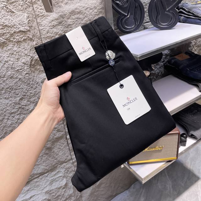 Moncler蒙口 休闲裤 西裤2025Ss春夏新款 高级定制裤子专用面料 定制原版五金 重工工艺打造 车工走线精细 定制面料 柔软舒适 质感显著 辅料精美 上