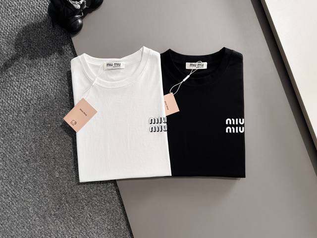 Miumiu 2025春夏新品 三标齐全 丝光棉短袖T恤 立体滴胶工艺 好货不用过多介绍 看细节 专柜码数 M-Xxxl 175 140建议L