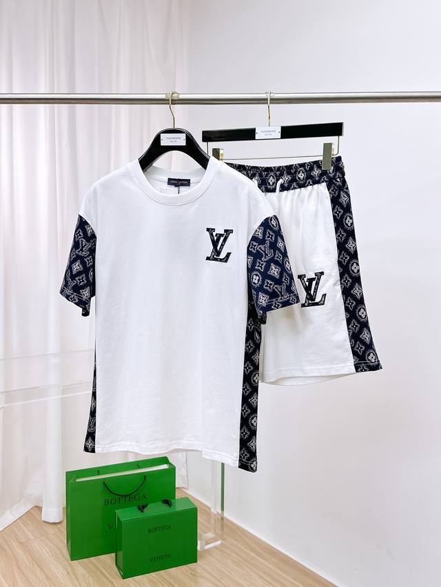 Lv路易威登 2025新款套装采用客供独家进口定制面料 面料表面非常有质感显而易见 上身透气轻薄十分舒适 细节处彰显设计特色与精湛工艺 整体细节美妙绝伦 整体款