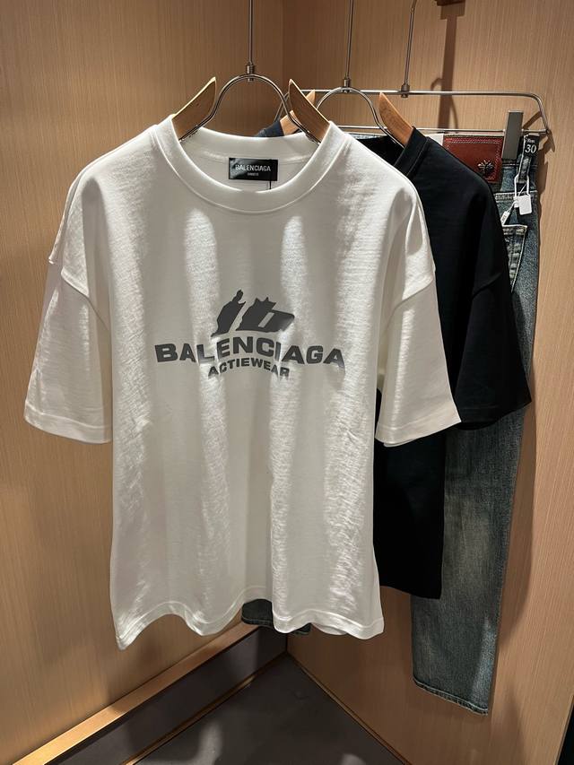 Balenci*Ga巴黎*家 2025春夏新款男女同款短袖T恤 走秀图案印花时尚休闲短袖T恤衫 设计Logo压胶设计 极具设计精选客供280G纯棉面料 手感柔软