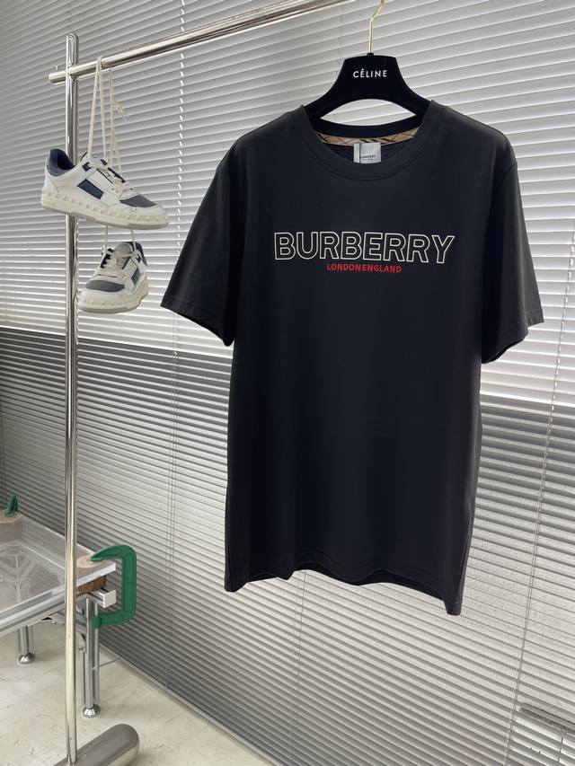 Bbr 2025Ss夏装新品 专柜在售 最新系列图案Logo短袖T恤 必须人手一件的节奏 进口顶极精梳棉面料 极为亲肤舒适 摸上去非常的细腻 质感很好 完美体现