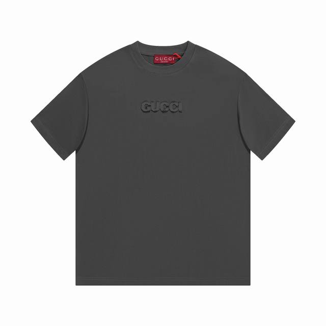gu*Ci G家 logo刺绣贴纯手工剪字母短袖T恤 *定制280克全棉面料 面料柔软 亲肤舒适 *前幅压胶字母标识 *非常简约大气的一款 无论是上身舒适度都是