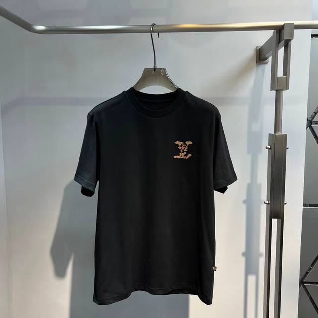 Jf1001 驴家短袖系列 季度 秋冬 颜色 黑色 白色 咖啡色 尺码: M-5Xl 版型 微阔版型 克重 270克重 成份 碳素磨毛罗马棉平纹面料 纹路平整清
