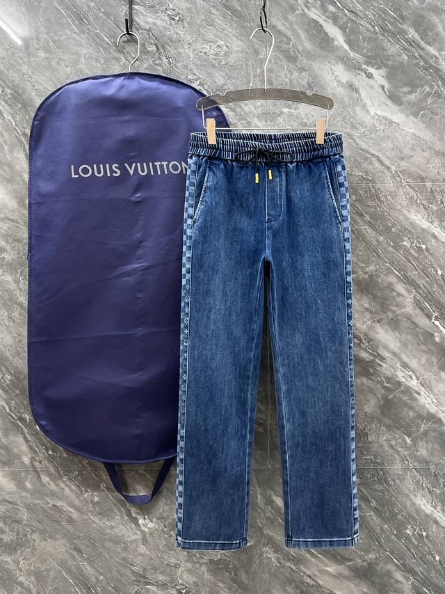 Lv#原单男士时装休闲丹宁牛仔裤 香港洋行渠道货 高端日本代工出品 重磅白金级臻品 专柜同渠道订单 8K+ 官宣画册海报穿搭款 可预测性的爆卖单品 以面料和工艺