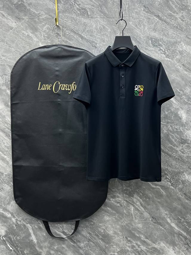 Lo# 2025春夏新款首发专柜最新polo衫 高端订制 设计前卫时尚 品牌Logo重工艺设计 高端定制230克面料.手感柔软.穿着舒适.专柜级别精致车线.做工