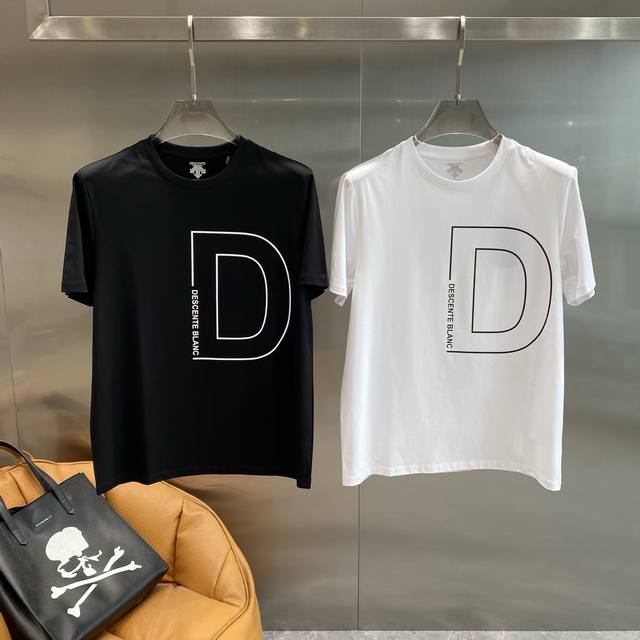 迪桑家 迪桑特T恤 衣身超有质感 大大的白色字母 D 搭配 Descente Flank 字样 设计感十足 个性又醒目 M-3Xl 隔天