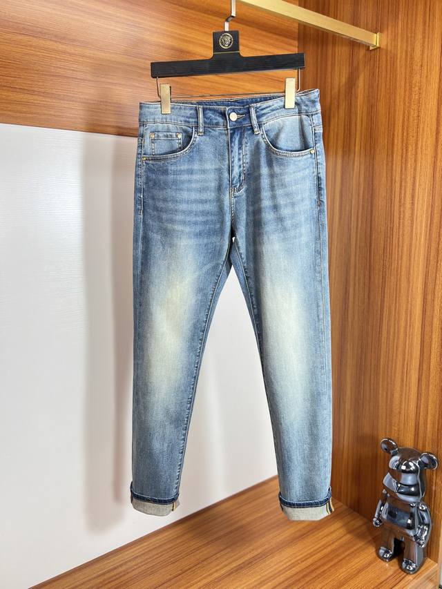 芬迪 2025春夏新品 三标齐全 牛仔裤 好货不用过多介绍 看细节 专柜码数 29-38 175 140上身32码