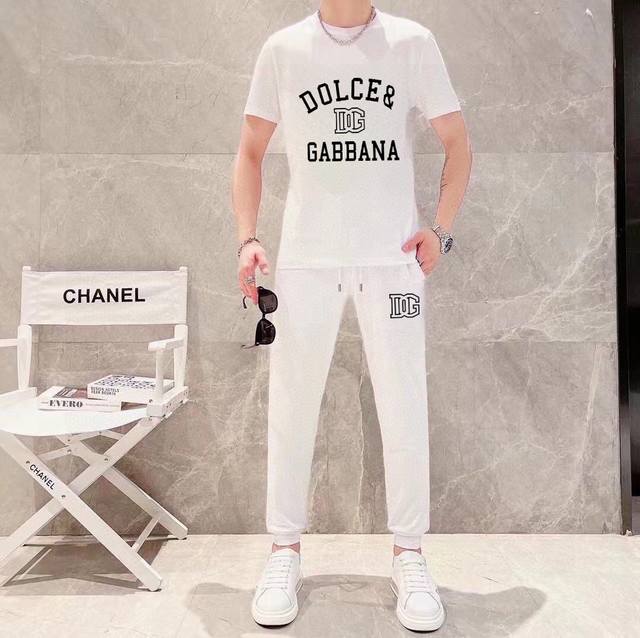 直 D&G杜嘉班纳 胖子福音 2025官网同款.世界知名奢侈品牌.夏季男士 双丝光 高品质货套装 采用进口原单面料 当季时尚潮流款 百搭爆款 简洁大方 精密的车