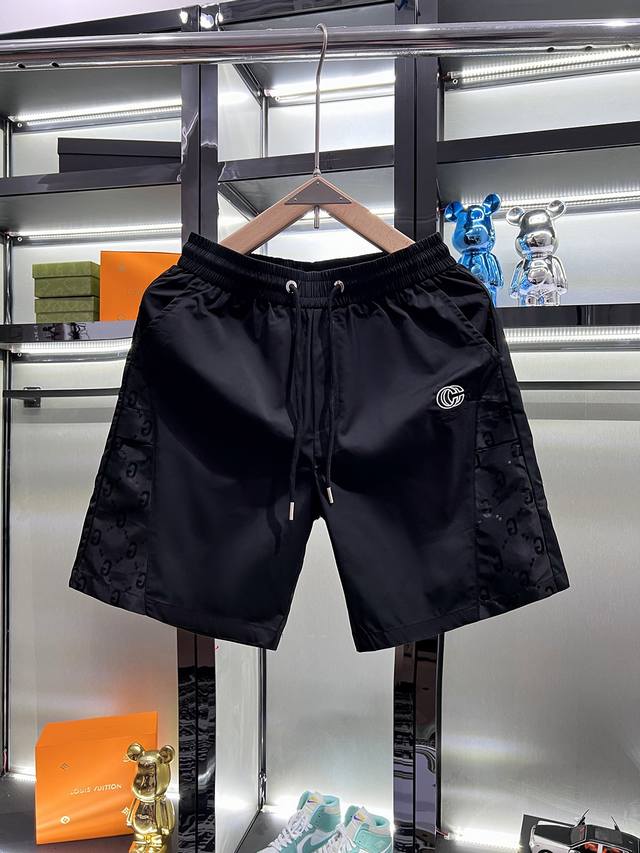 直 品牌 Gucci 古奇 2025Ss夏季新款 原单专柜休闲短裤 奢华经典品牌原版Logo配饰 专柜热销款 身穿着非常舒适 低调不失奢华 穿出去非常有档次 裤