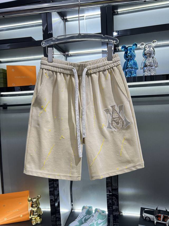直 品牌 Amiri 2025Ss夏季新款 原单专柜休闲短裤 奢华经典品牌原版Logo配饰 专柜热销款 身穿着非常舒适 低调不失奢华 穿出去非常有档次 裤型款式