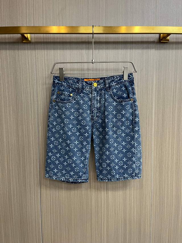 Lv 2025夏季新款男士牛仔裤短裤 重工艺高级定制面料透气面料 透气弹力舒适度极高 细节无可挑剔 顶级辅料配备 原版Logo设计理念 手感细腻柔软 上身版型超