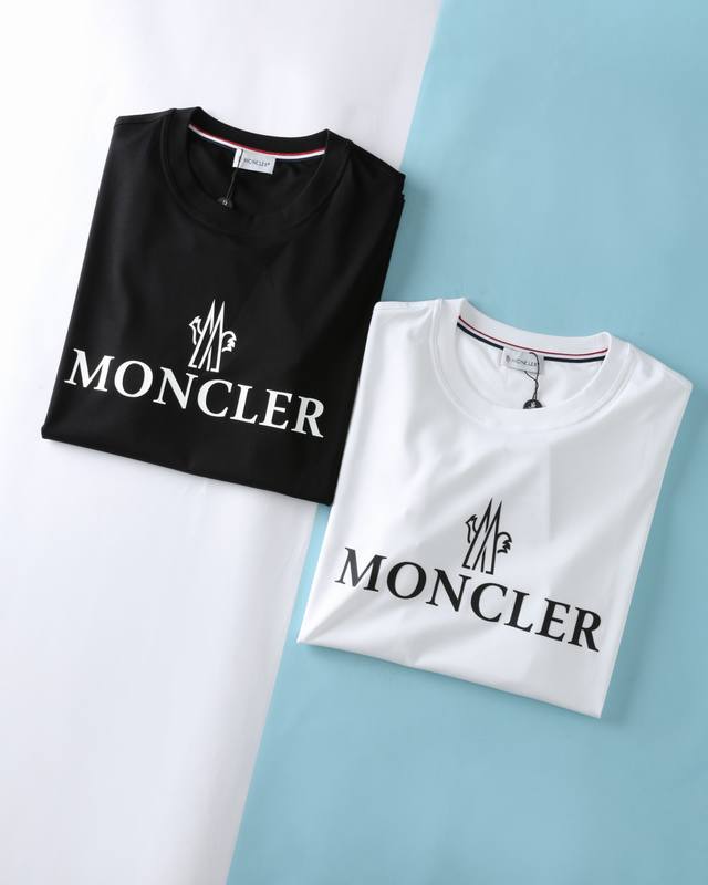 Mon*扣 25Ss春夏新款软糯丝滑亲肤棉质圆领短Tee 男士经典字母厚实胶印字母标识时尚休闲套头短袖T恤衫 贸易公司渠道稀出 领先Gw发售 穿着它走在街头巷尾