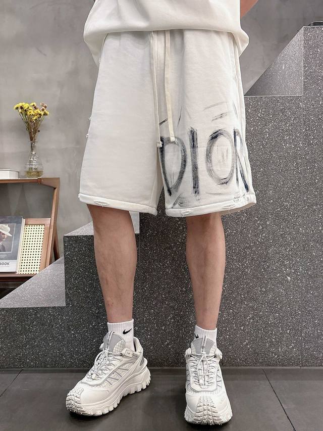 Dior 顶级货品 2025春夏新款休闲短裤 品牌经典Logo休闲裤 定制面料 舒适度极好 手触感强烈 辨识度极高 完美品相工艺 尺码 M-3Xl