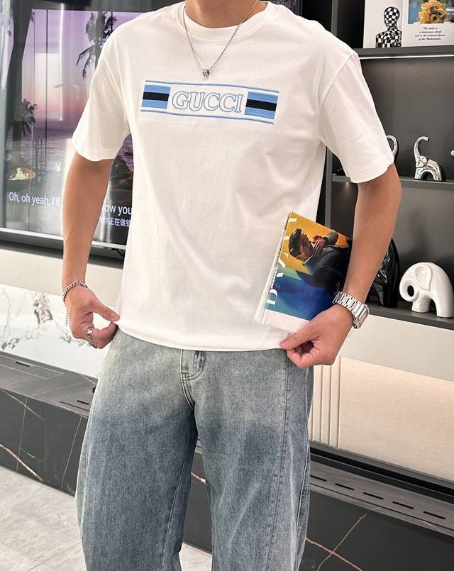 gucc 官网同款 官网同款 官网同款 重磅推荐 2025Ss夏装新品 专柜在售 最新系列图案Logo短袖T恤 必须人手一件的节奏 进口顶极精梳棉面料 极为亲肤