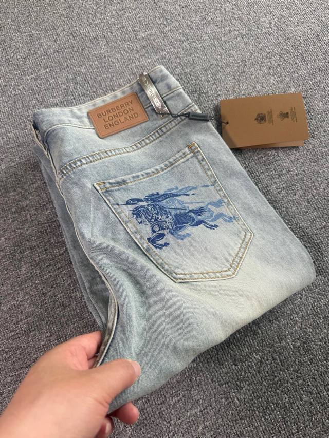 Bbr2025Ss春夏新款修身小脚牛仔裤 完美洗水工艺 定制顶级五金Logo 独家定制微弹面料 码数29-38 没35 37