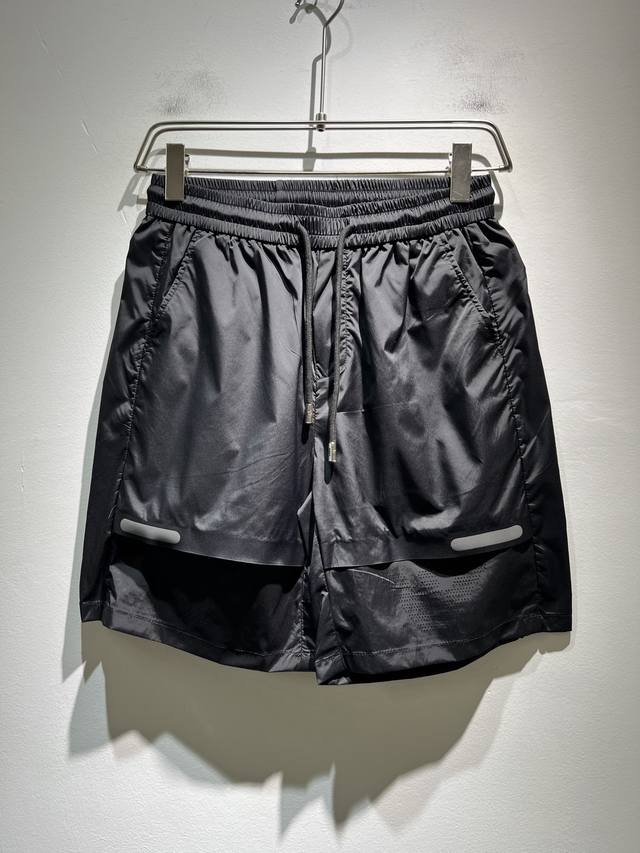 Arman阿*尼 2025春夏新款休闲百搭男女同款休闲短裤 贸易公司渠道稀出 同步官网发售 标识Logo图案设计 此款T恤衫甄选客供进口聚酯纤维材质制作而成 B