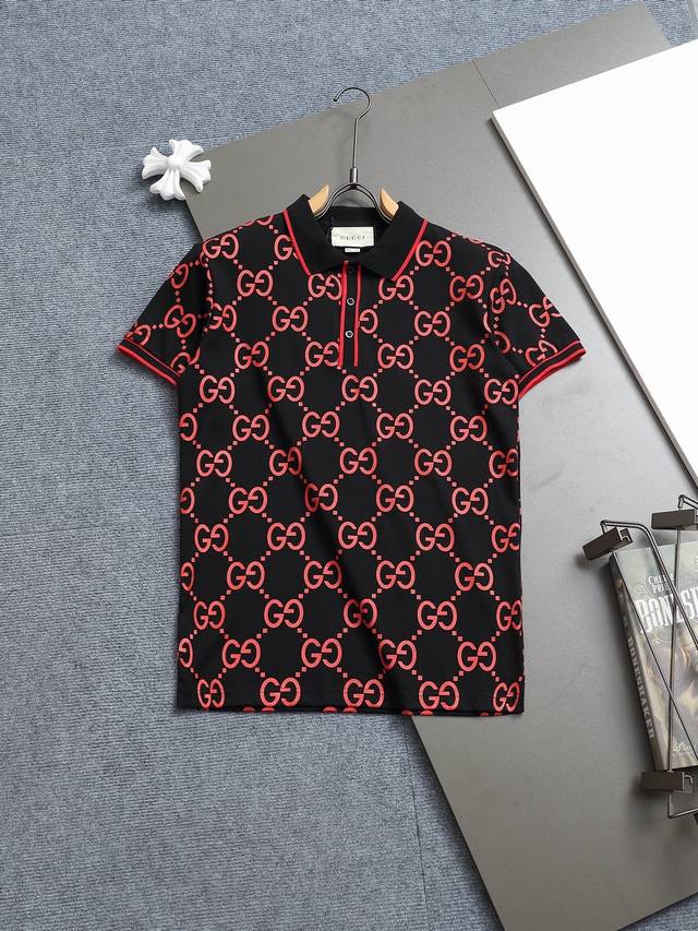 古驰 Gucci 微宽版型M-3Xl 25Ss最新最顶级独家限定 满印专柜款 超爆翻领纽扣polo衫 满印工艺精美工艺 320克洗水珠地面料T恤作为奢侈界的龙头