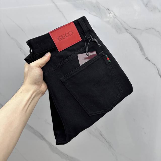 Gucci*古驰 高端定制 2025早春最新款牛仔裤 直筒 柜台同步发售 进口固色面料 原版定制复刻 客供五金辅料 原单品质 重工洗水 做工走线精细 上身绝佳