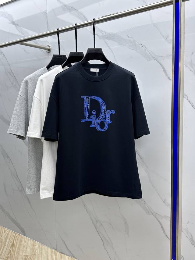 Christian Dior 迪奥 2025Fw春夏新品圆领打底外穿T恤 立体感Logo微廓形半袖 活性纯棉打底T恤 棉 手感面糯有骨感 柔而有韧性 工艺处理