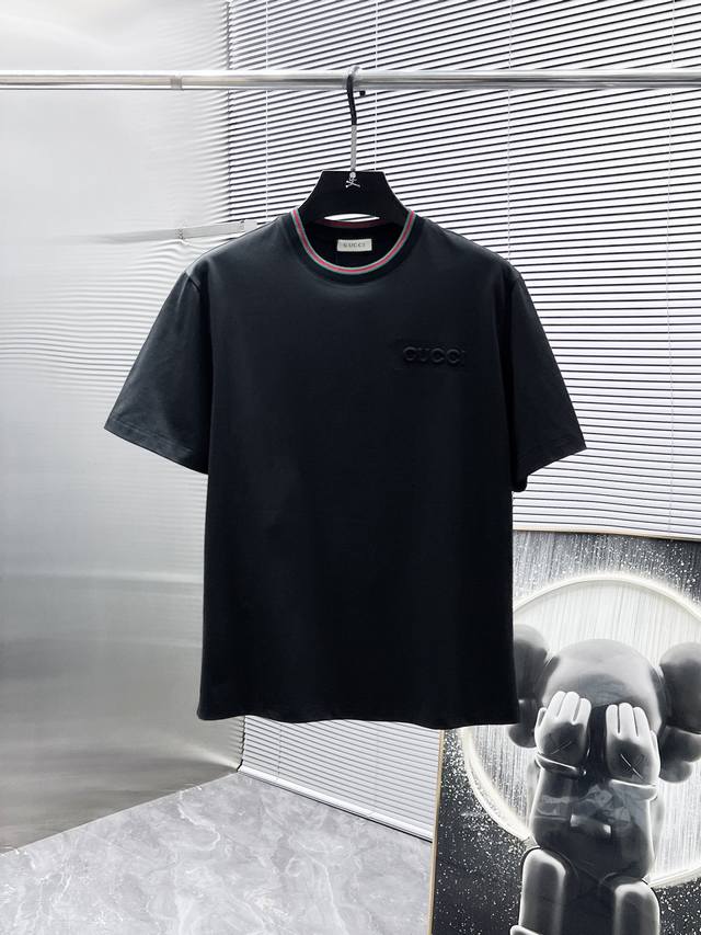 古奇 Gucci 2025Ss新款 半袖 体恤 短袖 圆领T恤 高端版本 专柜定制面料 透气舒适度高 细节无可挑剔 品牌元素设计理念 体现高品质 手感细腻柔软