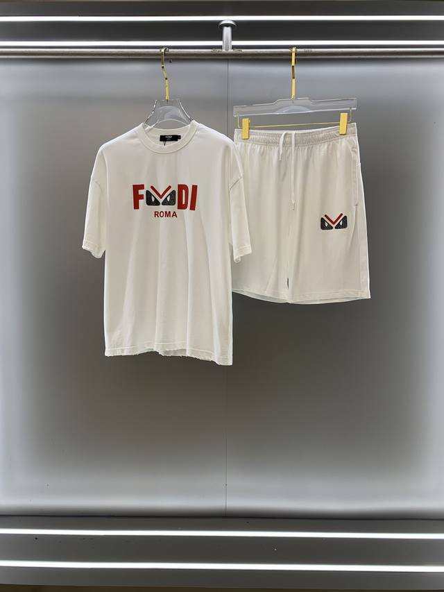 芬迪 Fend.高端定制 2025春夏新款首发专柜最新款短袖短裤休闲潮男套装套装 重工凹凸图案设计 领子袖子做破洞设计 高端订制 设计前卫时尚 品牌Logo重工