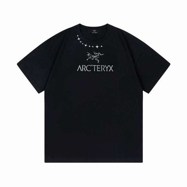 Arc Teryx 2025新款 星星图腾鸟Logo 男女同款 短袖T恤 定制300克100 双纱纯棉面料 定染32支双股螺纹 领标吊牌主唛三标齐全 颜色 黑色