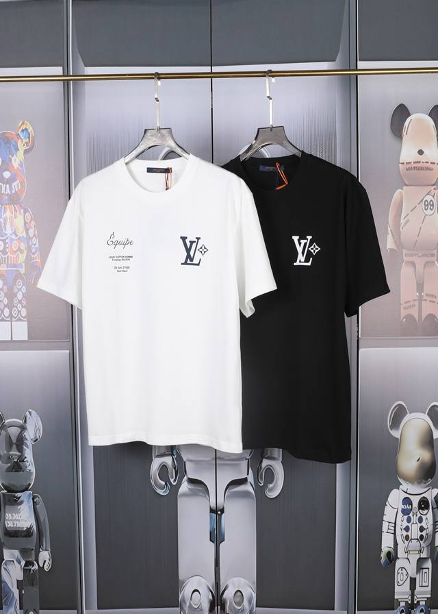 Lv驴家路易新款走绣印花短袖 .前后片采用进口水浆丝网印花.高品质重磅双纱280G32支滑爽纯棉洗水手感.细节工艺呈现高端品味.还原特殊工艺带来的潮流 面料舒适