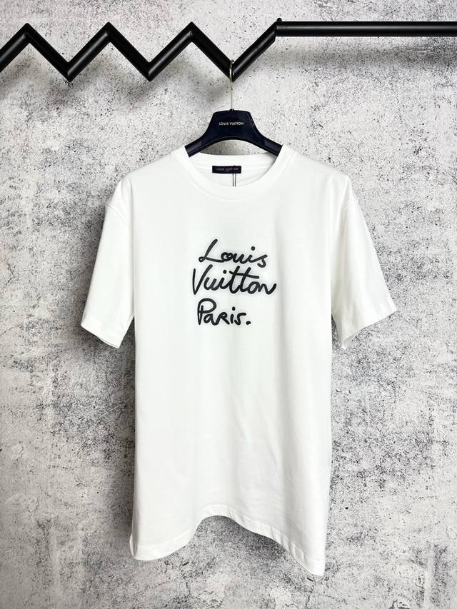 louis Vuitton*路易威登 lv霓虹标识短袖 定制280克32支全棉双纱紧密爽滑面料 布面干净 布纹清晰 手感非常细腻扎实 更加力挺 舒适透气不易变形